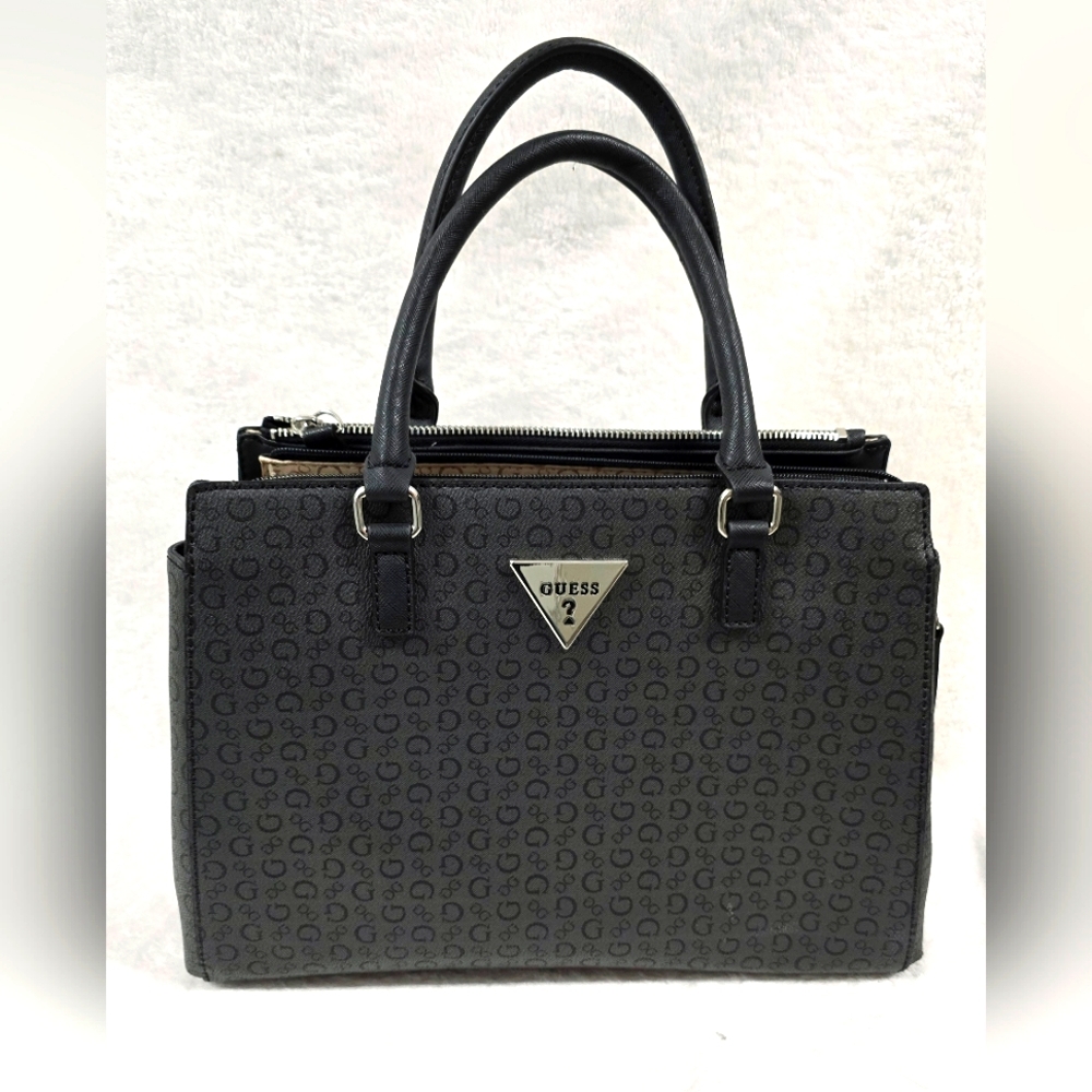 Guess Medium NWOT Tote Shoulder Crossbody Purse